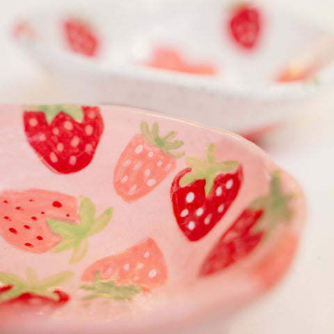 April | Gingham Berry Platter