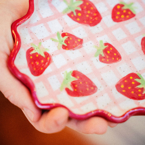 April | Gingham Berry Platter